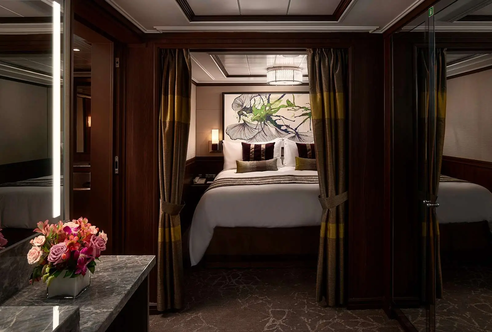 TCC_Jewel_Cruises_Cabins-&-Rates_Penthouse_Suite_with-Studio_02_1600x1080